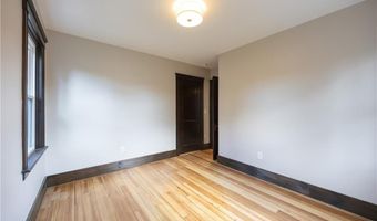 65 Burton St 3, Bristol, RI 02809