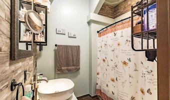 914 S A St, Arkansas City, KS 67005