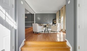 41863 CINNABAR Sq, Aldie, VA 20105