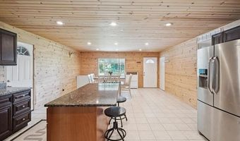 583 Market St, Algonac, MI 48001