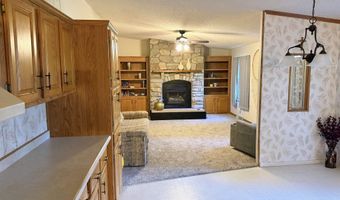 211 Pine St, Bee, NE 68314