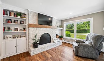 121 Packard Dr, Bangor, ME 04401