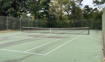 118 ROBERTS Ln 300, Alexandria, VA 22314