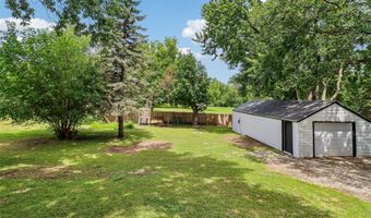 601 1st St E, Altoona, IA 50009
