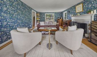 32 Fox Den Rd, Avon, CT 06001
