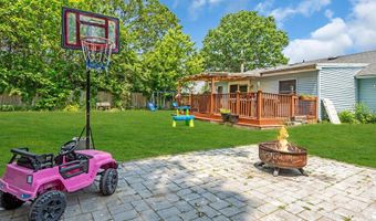 5 Midship Dr, Barnegat, NJ 08005