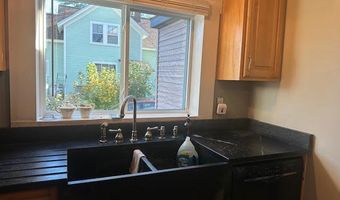 68 Park St, Belfast, ME 04915