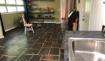 75 Union Ave, Amityville, NY 11701