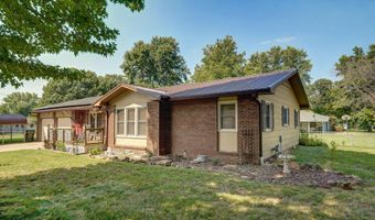 1301 S Tyler Ave, Aurora, MO 65605