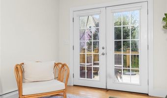 92 Franklin St, Bristol, RI 02809
