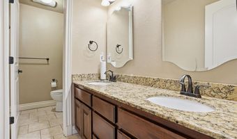 912 Stephanie Ln, Altus, OK 73521