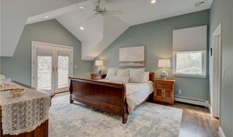 110 Lake View Rd, Cranston, RI 02920