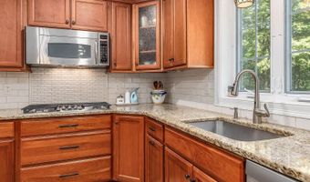 45 Eleanors Way, Brentwood, NH 03833