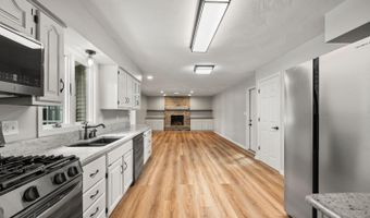 17 Pine Grove Dr, Batesville, IN 47006