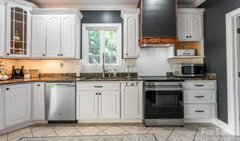 47 Timberwood Dr, Asheville, NC 28806
