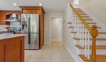 191 Stanavage Rd, Colchester, CT 06415