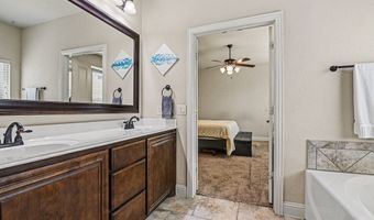 828 Sunflower Ct, Aledo, TX 76008