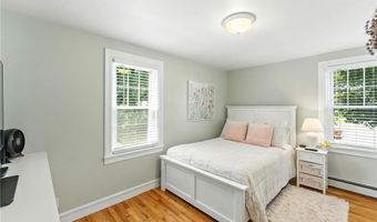 54 Novelty Rd, Warwick, RI 02889