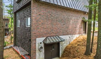 60 Abena Shr, Belgrade, ME 04917