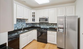 28 N De Baun Ave 208, Airmont, NY 10901