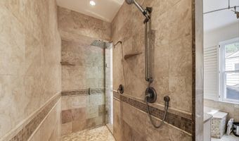 5809 GROSVENOR Ln, Bethesda, MD 20814
