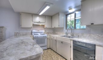 2916 Iowa Ave, Caldwell, ID 83605