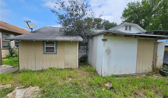 738 W 1st St, Alice, TX 78332
