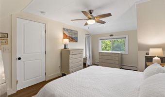 8 Lincoln Ave, Bristol, RI 02809