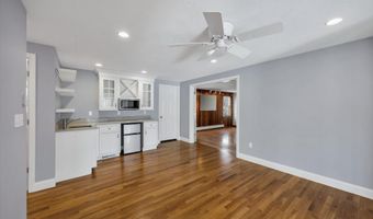 52 Clubhouse Dr, Bourne, MA 02532