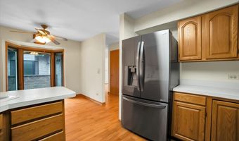 2143 N Juniper Ln, Arlington Heights, IL 60004