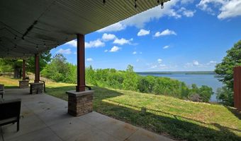 685 River Oaks Dr, Big Sandy, TN 38221