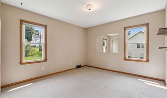 717 3rd Ave SE, Dyersville, IA 52040