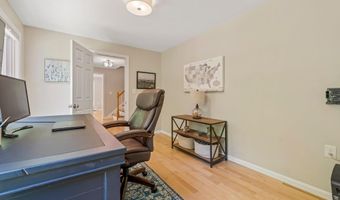 78 Hitching Post Ln, Bedford, NH 03110