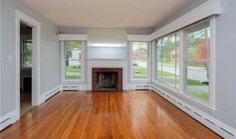 14 Dexter St, Newport, RI 02840