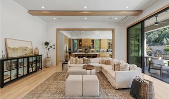 4050 Contera Rd, Encino, CA 91436