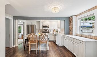 61 Harlem St, East Providence, RI 02916