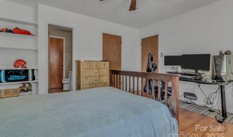 5 Fairway Dr, Arden, NC 28704