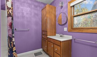 1600 N SUPERIOR St, Appleton, WI 54911