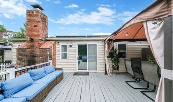 62 Bayside Ave, Amity Harbor, NY 11701