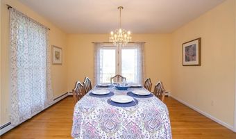 20 Morrison Ave, Middletown, RI 02842