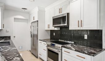 2102 IVANHOE Rd, Orlando, FL 32804