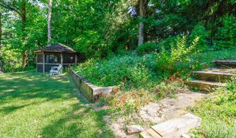 17 E Stillwater Ave, Beverly Shores, IN 46301