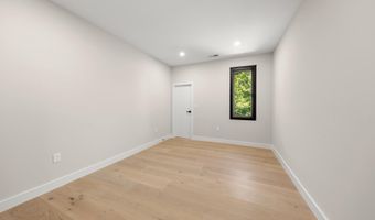 3112 N ROSSER St, Alexandria, VA 22311