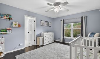 941 Par Dr, Algonquin, IL 60102