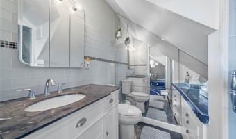 38 Bayside Pl, Amityville, NY 11701