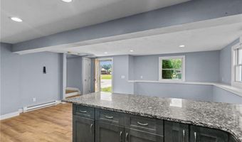 5 Lea Dr, Bristol, RI 02809