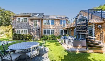 30 Hand Ln, Amagansett, NY 11930