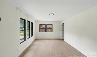 3801 Woodleaf Rd, Charlotte, NC 28205