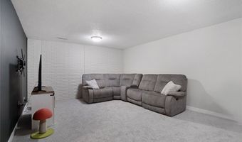 983 10th Ave NW, Altoona, IA 50009
