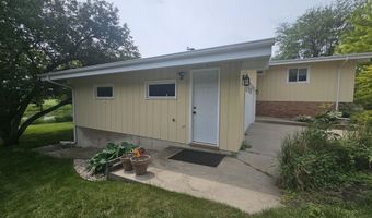 1507 Squire Ln, Aberdeen, SD 57401